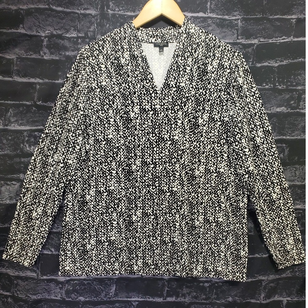 Talbots Knit Top Women 1X Black White Geometric V Neck Long Sleeve Pullover